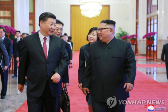 시진핑 중국 국가주석이 김정은 북한 국무위원장의 초청에 따라 오는 20~21일 양일간 북한을 국빈방문한다. 사진은 지난해 6월 김 위원장이 방중했을 당시의 모습이다. 사진=EPA연합뉴스