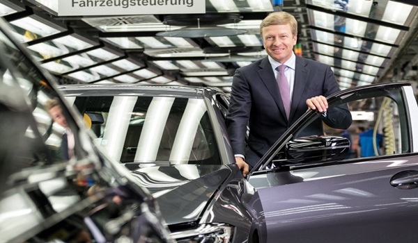 BMW그룹은 19일 신임 회장에 올리버 집센 생산총괄부문 사장을 선임했다고 밝혔다. 사진제공=BMW