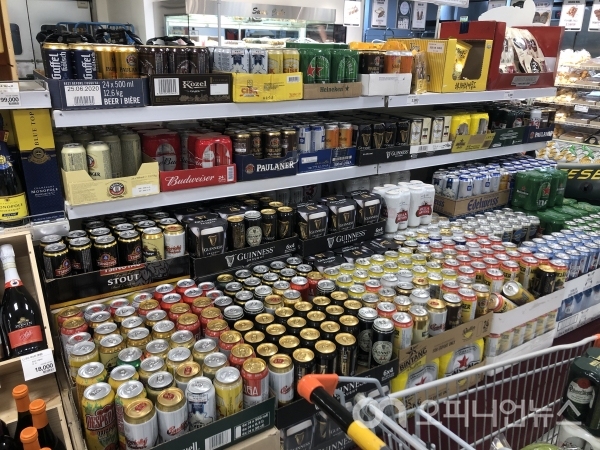 대형마트의 수입 맥주 할인 프로모션 코너다. 하지만 일본 맥주의 모습을 찾을 수 없다.