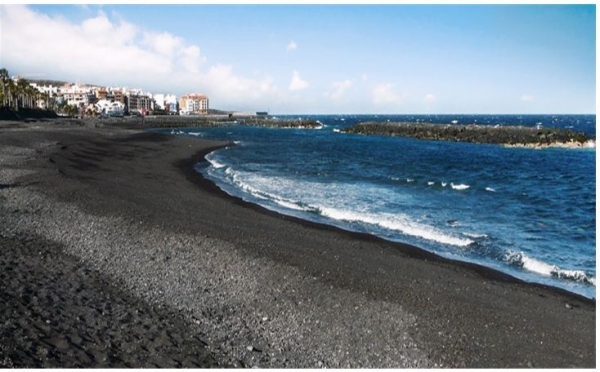 테네리페의 검은 해변. 사진=www.webtenerife.com