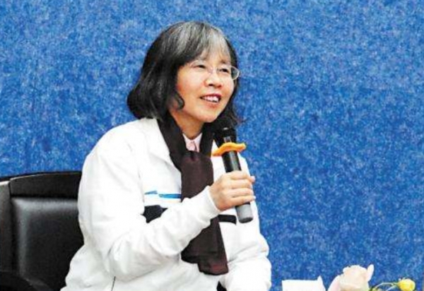 영국 베팅업체 '나이사오즈'가 공개한 올 노벨문학상 수상자 후보중에 중국인 여성작가 찬쉬에((残雪)가 아시아 작가중 가장 높은 3위에 올랐다. 사진=바이두