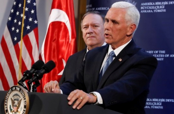 마이크 펜스 미 부통령이 17일(현지시간) 주터키 미대사관에서 기자회견을 열고 터키가 휴전에 합의했다고 밝혔다. 사진= AP연합뉴스