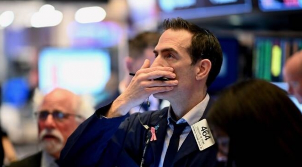 뉴욕증권거래소(NYSE)에서 13일(현지시간) 주요 지수는 제롬 파월 연방준비제도(Fed·연준) 의장의 경기상황 우려 등으로 크게 떨어졌다. 사진=AFP/연합뉴스