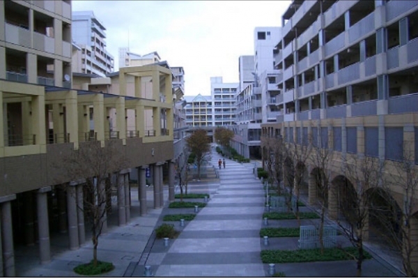 일본 고베 의 공공주택 전경. 사진=위키피디아.