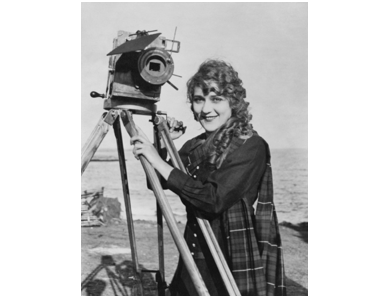 배우로서뿐만 아니라 제작자로서도 메리 픽포드는 많은 활동을 했다. 픽포드가 영화제작자로 활동했었던 1916년 모습. 사진출처=위키피디아.