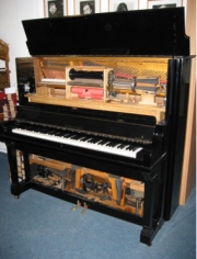 1919년에 제작된 스타인웨이 벨테 미뇽(Steinway Welte-Mignon)자동피아노. 출처=위키피디아