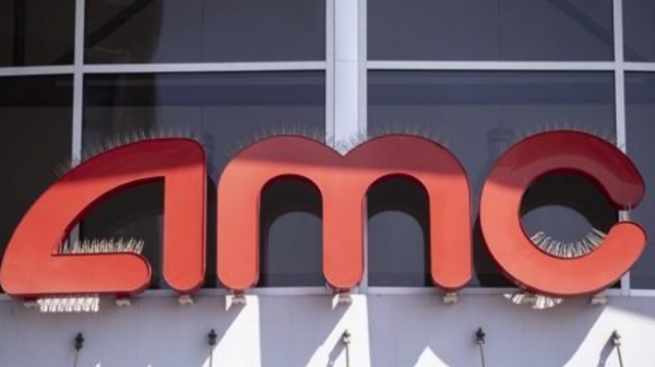 미국 증시에서 '밈 주식'열풍 수혜로 급등한 대형 영화관 체인 AMC 엔터테인먼트 홀딩스의 경영진이 올해 자사 주식 800억원 어치 이상을 팔았다. 사진=EPA/연합