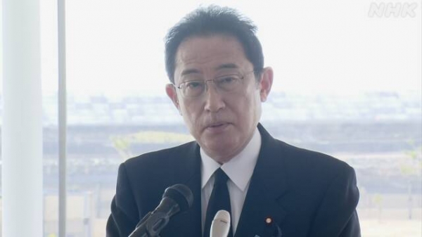 기시다 후미오(岸田文雄) 일본 총리는 12일 동일본대지진 11주년을 맞아 지진 피해 지역을 방문한 자리에서 국내 여행 지원 정책인 '고투 트래블'(Go To Travel)의 재개를 준비하겠다는 뜻을 밝혔다. 사진=NHK