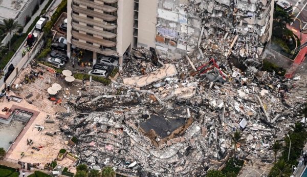 미국 플로리다주 마이애미 아파트 붕괴 사고의 피해자, 유족이 최소 9억9700만 달러(약 1조3000억원) 규모의 손해배상에 합의했다. 사진=AFP/연합