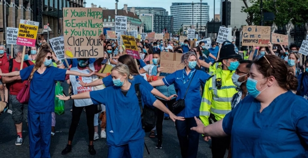 영국 간호사노조는 앞서 정부의 협상안을 거부했다고 밝힌 데 이어 내달 15일과 20일 잉글랜드와 웨일스, 북아일랜드 지역에서 파업을 벌일 계획이다. 사진=big issue