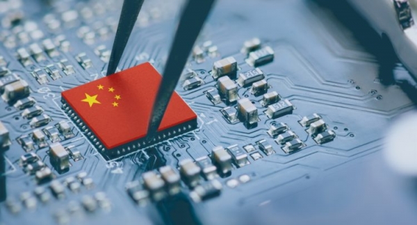 중국 반도체 생산·반도체 장비 기업들이 올 들어 중국 본토 증시에서 IPO를 통해 조달한 공모 자금은 120억달러(약 15조 3000억원)로 지난해의 세 배 가까이로 늘었다. 사진=셔터스톡