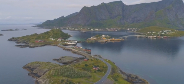 노르웨이 북부 로포텐의 작은 섬들과 해안도로. 사진= 유튜브 자료화면 캡처