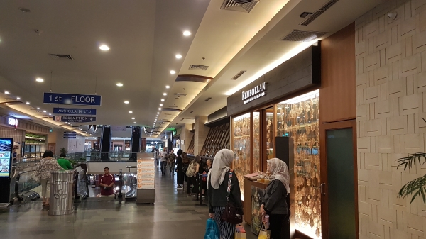 인도네시아 자카르카 시내의 쇼핑관광 거리. 사진= 최승호 통신원