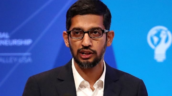 순다르 피차이 구글 최고경영자(CEO)는 28일(현지시간) 실적 발표 콘퍼런스콜에서 3월에는 코로나19 팬데믹으로 광고 매출에서 갑작스러운 둔화가 생겼다고 말했다. 사진=CNBC