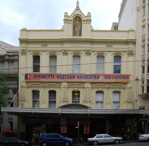 호주에서 첫 영화가 상영되고 캘리 갱 이야기가 초연된 멜버른 아테니움 홀. 사진출처=위키피디아.