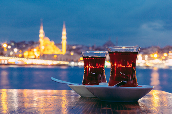 터키 홍차는 수색이 특히 예쁘다. 주로 설탕만 넣어서 마신다. 출처=구글