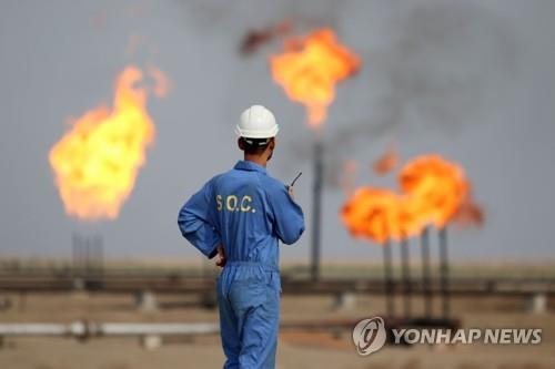 석유수출국기구(OPEC) 의장국인 알제리는 사우디아라비아와 러시아가 현 수준의 원유 생산량을 내년까지 유지하는 방안을 추진중“이라고 밝혔다. 사진=AFP/연합