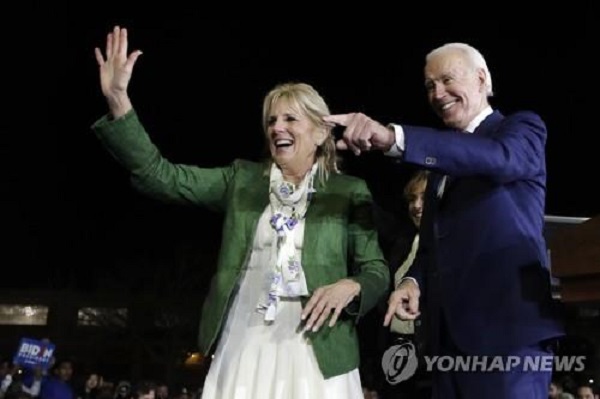 조 바이든 민주당 대선 후보(오른쪽)와 질 바이든 여사(왼쪽). 사진=연합뉴스