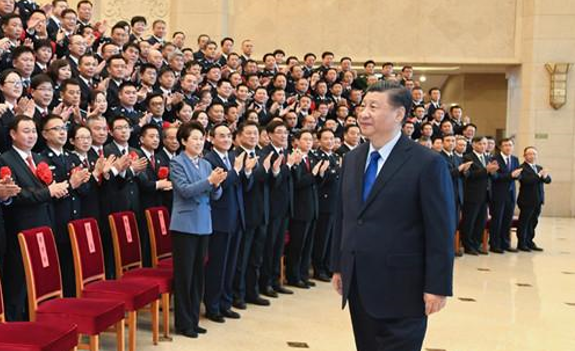 시진핑 주석은 '소흑제악' 표창 대회에서 암흑 세력을 강력하게 비판했다. 사진=CCTV캡쳐.