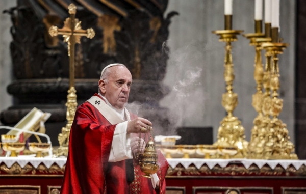 프란치스코 교황은 교황은 1일(현지시간) 헌장 '하느님의 양 떼를 쳐라'(Pascite Gregem Dei)를 통해 개정 교회법을 반포했다고 교황청이 밝혔다. 사진=EPA/연합