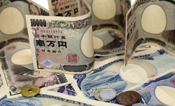 전체 일본 국채 가운데 일본은행이 보유한 비율은 27일 기준으로 50.4%로 작년 2∼3월 기록한 50.0%를 넘었다. 사진=연합