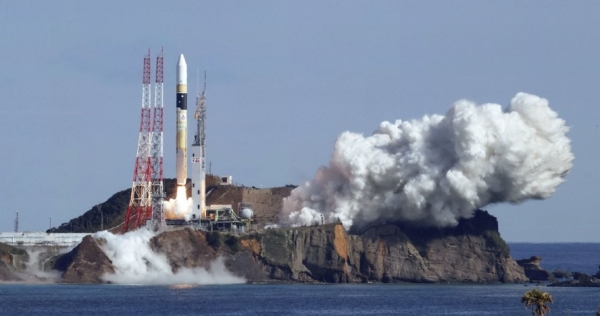 일본 가고시마현 다네가시마(種子島) 우주센터에서 일본 정부의 정찰위성 '레이더 7호기'를 탑재한 H2A 로켓 46호기 발사에 성공했다. 사진=교도/연합