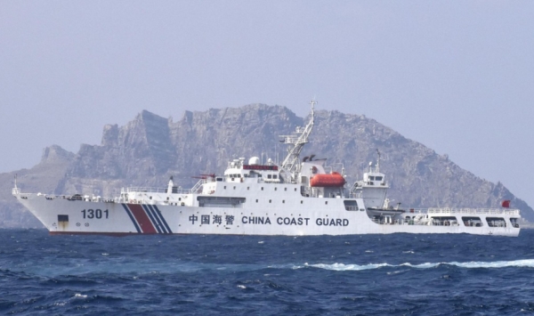 일본 제11관구 해상보안본부는 중국 선박 4척이 지난달 30일 오전 11시 10분께 센카쿠 열도 영해에 들어온 가운데 3척이 전날 오후 7시 45분께까지 80시간 36분 동안 체류했다고 밝혔다. 사진=교도/연합